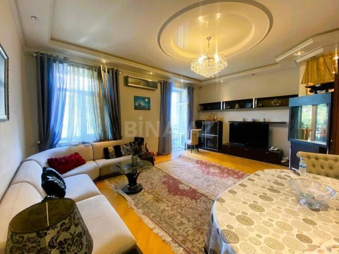 Satılır 4 otaqlı köhnə tikili 120 m², Sahil m., photo 3 from 16
