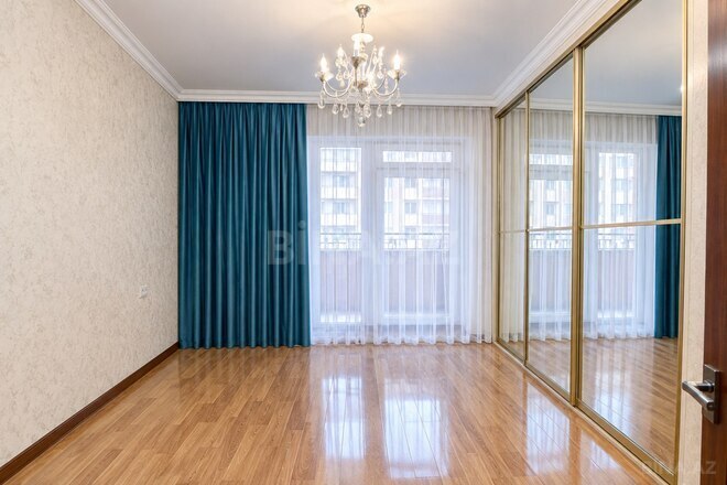 Продаётся 4-комн. вторичка 110 м², м. Элмляр Академиясы, photo 7 from 14