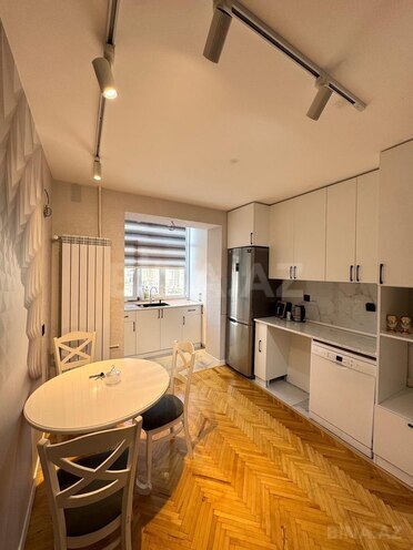 Продаётся 3-комн. вторичка 85 м², м. Элмляр Академиясы, photo 3 from 9