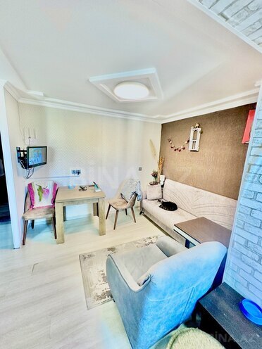 Продаётся 2-комн. вторичка 40 м², м. Кара Караев, photo 3 from 17