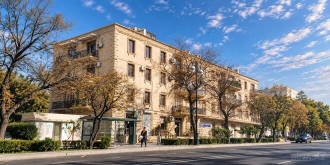 Продаётся 1-комн. вторичка 42 м², м. Элмляр Академиясы, photo 1 from 9