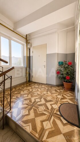 Satılır 3 otaqlı köhnə tikili 135 m², Qara Qarayev m., photo 17 from 19