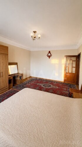 Satılır 3 otaqlı köhnə tikili 135 m², Qara Qarayev m., photo 7 from 19