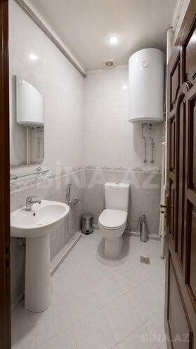 Satılır 3 otaqlı köhnə tikili 135 m², Qara Qarayev m., photo 14 from 19