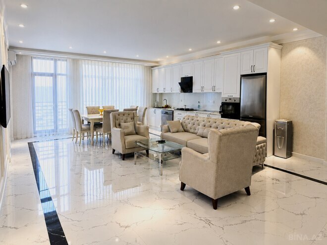 İcarəyə verilir 5 otaqlı yeni tikili 250 m², 28 May m., photo 1 from 24