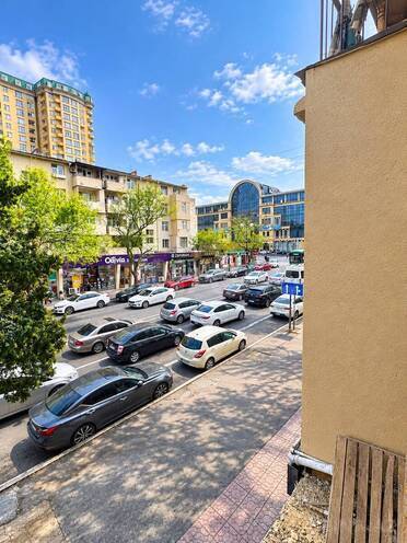 Satılır 3 otaqlı köhnə tikili 50 m², Elmlər Akademiyası m., photo 1 from 15