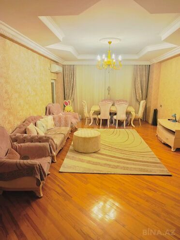 Сдаётся 3-комн. новостройка 140 м², м. Нефтчиляр, photo 1 from 19