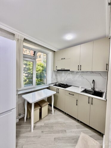 İcarəyə verilir 2 otaqlı köhnə tikili 60 m², Qara Qarayev m., photo 6 from 10