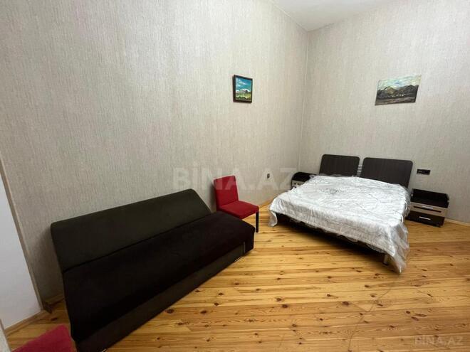 Сдаётся 3-комн. вторичка 80 м², м. Сахил, photo 1 from 8