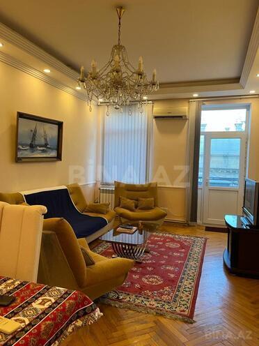 İcarəyə verilir 2 otaqlı köhnə tikili 75 m², Sahil m., photo 1 from 11