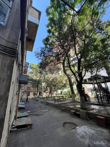 Satılır 2 otaqlı köhnə tikili 66 m², 28 May m., photo 1 from 9