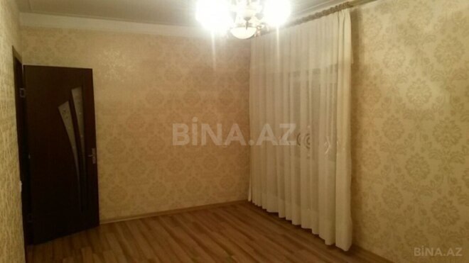 Satılır 2 otaqlı köhnə tikili 50 m², 8-ci mikrorayon q., photo 3 from 6