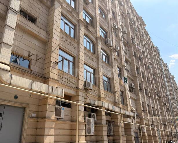 Satılır 4 otaqlı köhnə tikili 110 m², Nərimanov r., photo 4 from 17