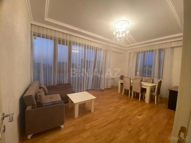 Сдаётся 2-комн. новостройка 70 м², м. Нефтчиляр, photo 1 from 9