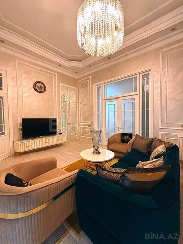 Satılır 3 otaqlı köhnə tikili 120 m², 28 May m., photo 1 from 19
