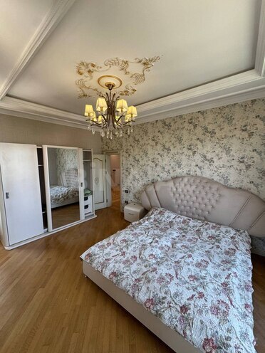 Satılır 7 otaqlı həyət evi/bağ evi 460 m², Novxanı q., photo 13 from 20