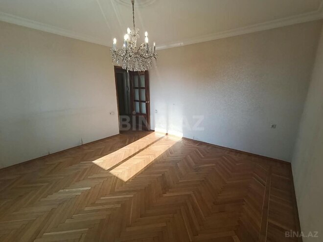 Продается 4-комн. вторичка 100 м², м. Элмляр Академиясы, photo 3 from 16