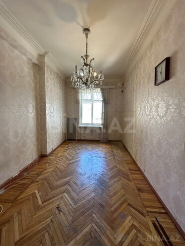 Satılır 2 otaqlı köhnə tikili 60 m², Nizami m., photo 4 from 19
