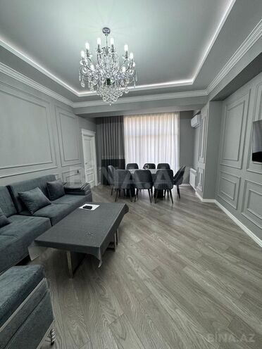 İcarəyə verilir 3 otaqlı yeni tikili 110 m², 28 May m., photo 1 from 8