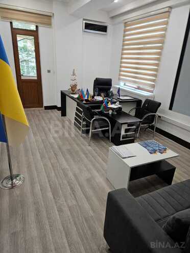 Сдаётся 3-комн. офис 80 м², м. Низами, photo 3 from 9