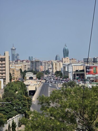 Satılır 2 otaqlı köhnə tikili 70 m², Gənclik m., photo 1 from 23