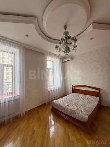 Сдаётся 3-комн. вторичка 100 м², м. Ичеришехер, photo 1 from 18