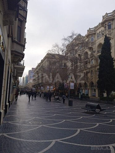 İcarəyə verilir 4 otaqlı köhnə tikili 150 m², Sahil m., photo 1 from 14