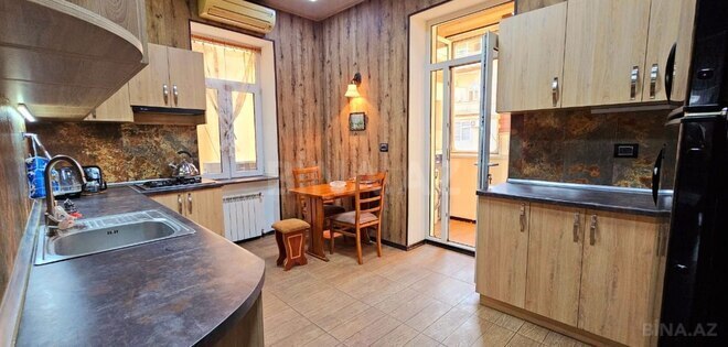 İcarəyə verilir 4 otaqlı köhnə tikili 150 m², Sahil m., photo 5 from 14