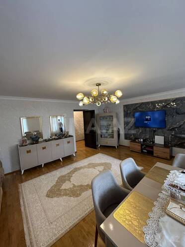 Satılır 2 otaqlı köhnə tikili 110 m², 28 May m., photo 3 from 8
