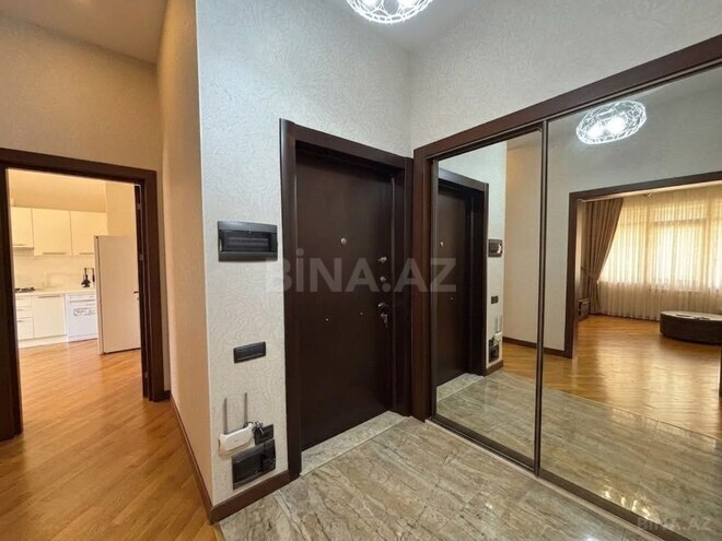 Сдаётся 3-комн. новостройка 120 м², м. Низами, photo 17 from 18
