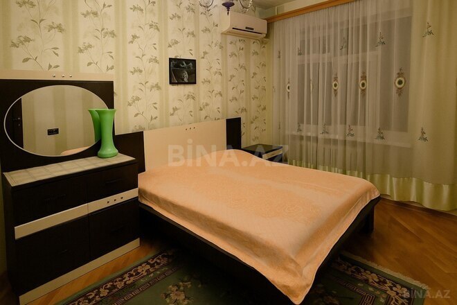 Продаётся 5-комн. вторичка 120 м², м. Ази Асланов, photo 1 from 6