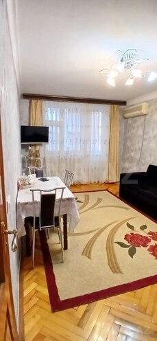 Satılır 2 otaqlı köhnə tikili 55 m², Elmlər Akademiyası m., photo 1 from 11