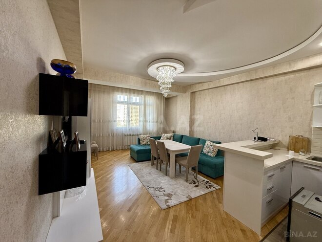 Satılır 2 otaqlı yeni tikili 71 m², Qara Qarayev m., photo 1 from 12