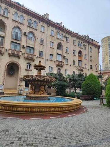 Satılır 2 otaqlı köhnə tikili 65 m², Nizami m., photo 12 from 17