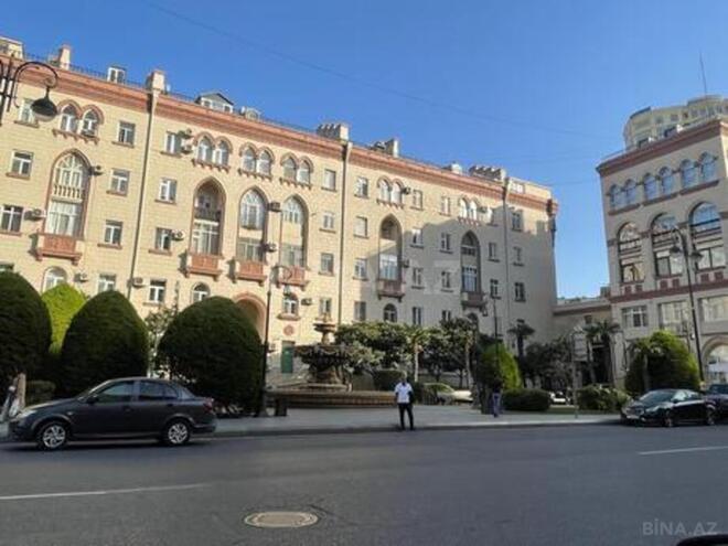 Satılır 2 otaqlı köhnə tikili 65 m², Nizami m., photo 4 from 17