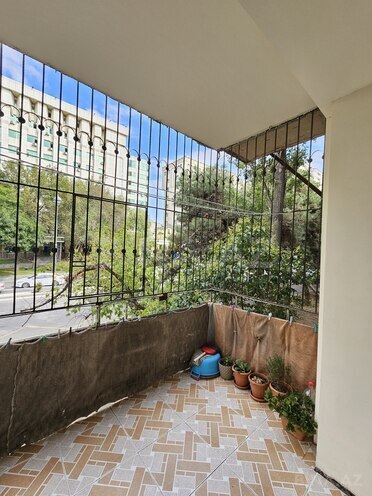 Satılır 3 otaqlı köhnə tikili 80 m², İnşaatçılar m., photo 13 from 15