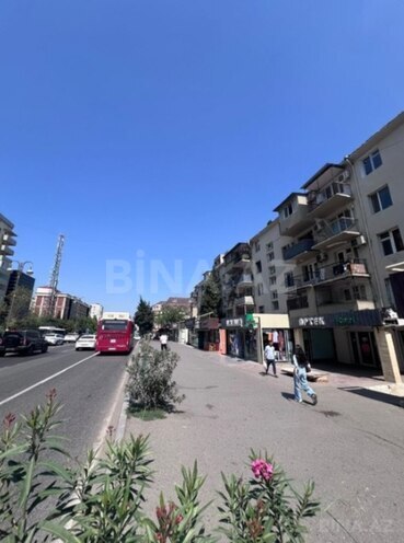 Satılır 3 otaqlı köhnə tikili 75 m², İnşaatçılar m., photo 1 from 16