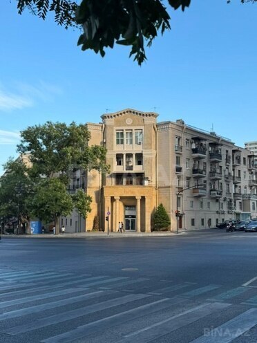 Продаётся 2-комн. вторичка 60 м², м. Элмляр Академиясы, photo 16 from 17
