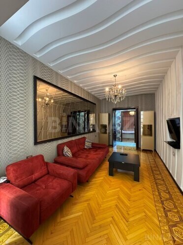 Продаётся 2-комн. вторичка 60 м², м. Элмляр Академиясы, photo 4 from 17