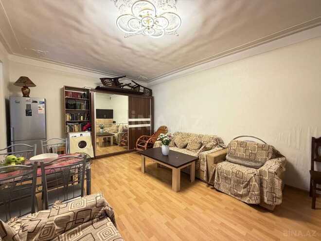Satılır 2 otaqlı köhnə tikili 45 m², Sahil m., photo 1 from 13