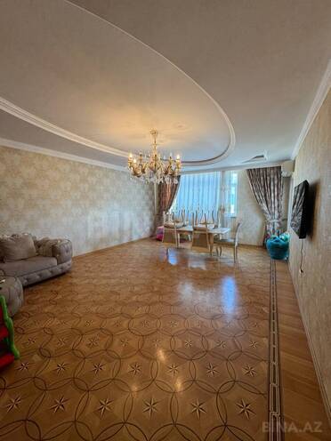 Сдаётся 4-комн. новостройка 200 м², м. Низами, photo 1 from 30