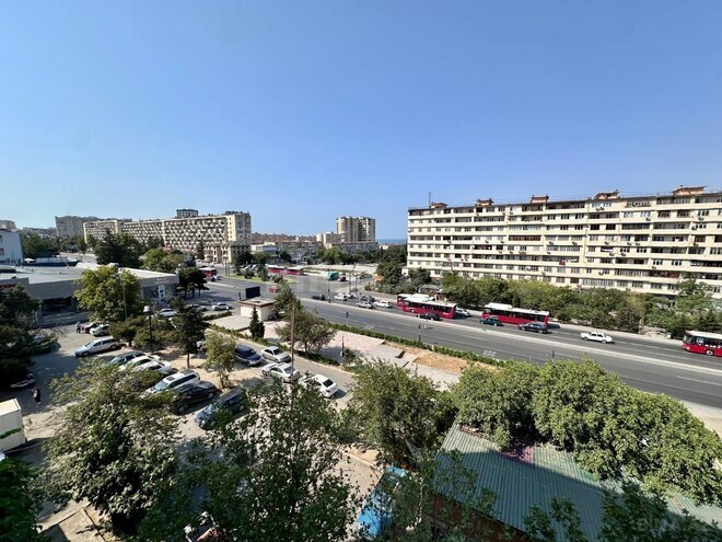 Продаётся 2-комн. вторичка 60 м², м. Халглар Достлугу, photo 1 from 13