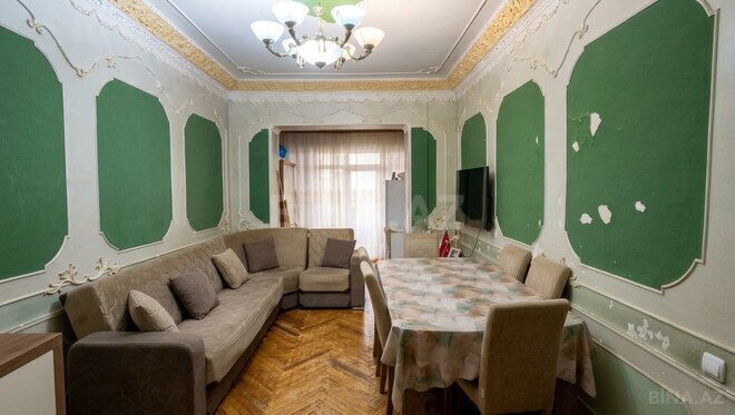 Продается 3-комн. вторичка 60 м², м. Элмляр Академиясы, photo 1 from 7