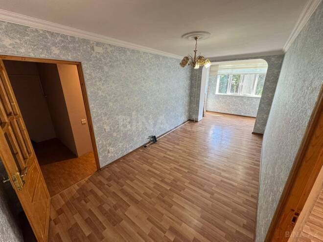 Продается 2-комн. вторичка 50 м², м. Нефтчиляр, photo 1 from 10