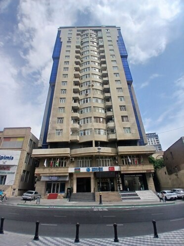 Satılır 4 otaqlı yeni tikili 205 m², 28 May m., photo 1 from 6