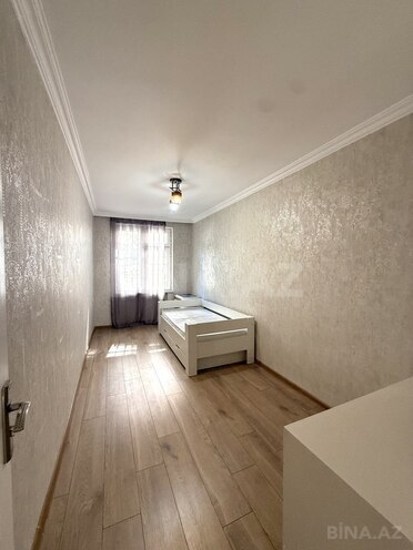 Satılır 2 otaqlı köhnə tikili 50 m², İnşaatçılar m., photo 4 from 12