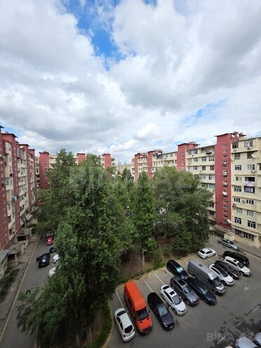 Satılır 4 otaqlı köhnə tikili 110 m², İnşaatçılar m., photo 1 from 18