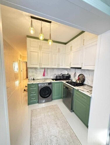 Satılır 4 otaqlı köhnə tikili 110 m², İnşaatçılar m., photo 8 from 18