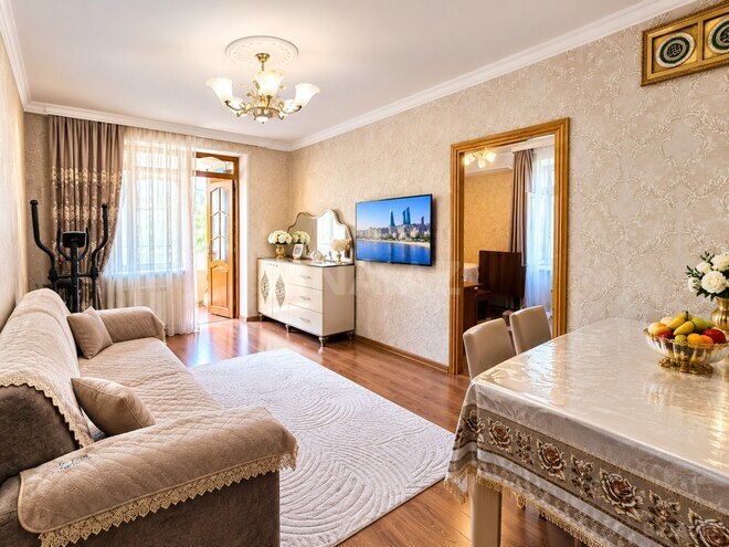 Satılır 2 otaqlı köhnə tikili 55.7 m², Səbail r., photo 1 from 11