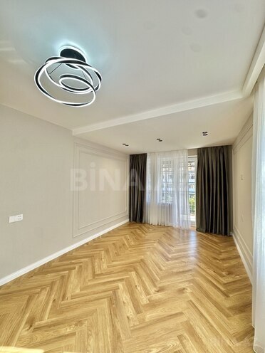 Продается 2-комн. вторичка 45 м², м. Элмляр Академиясы, photo 1 from 14